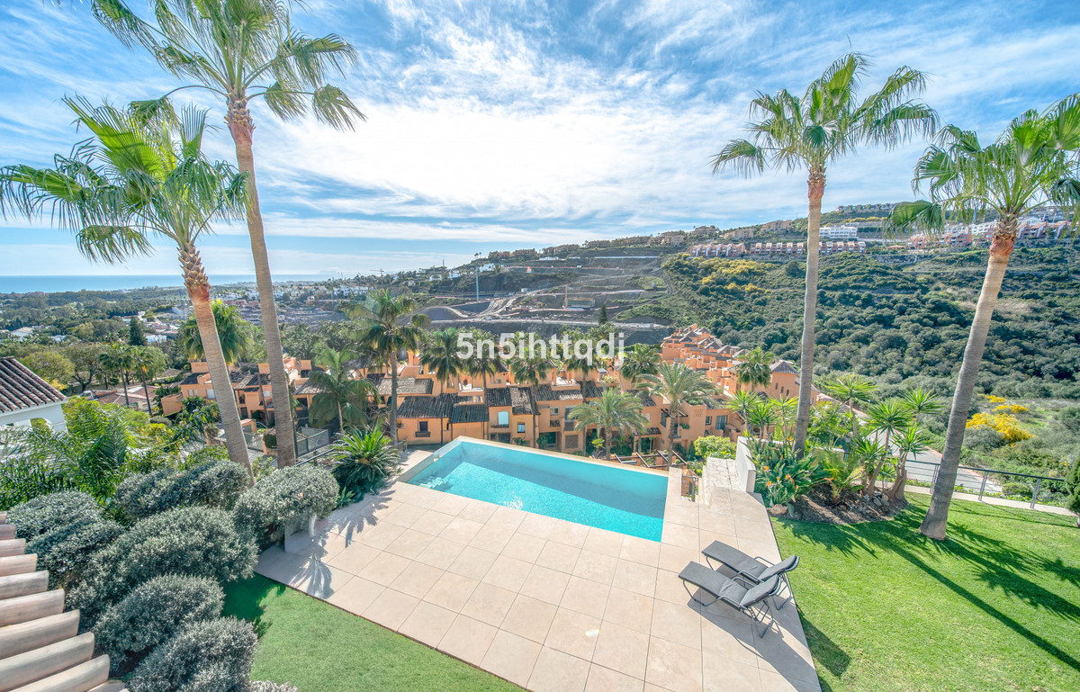 Se vende Villa - Chalet de 5 dormitorios en Costa Del Sol, Málaga, España
