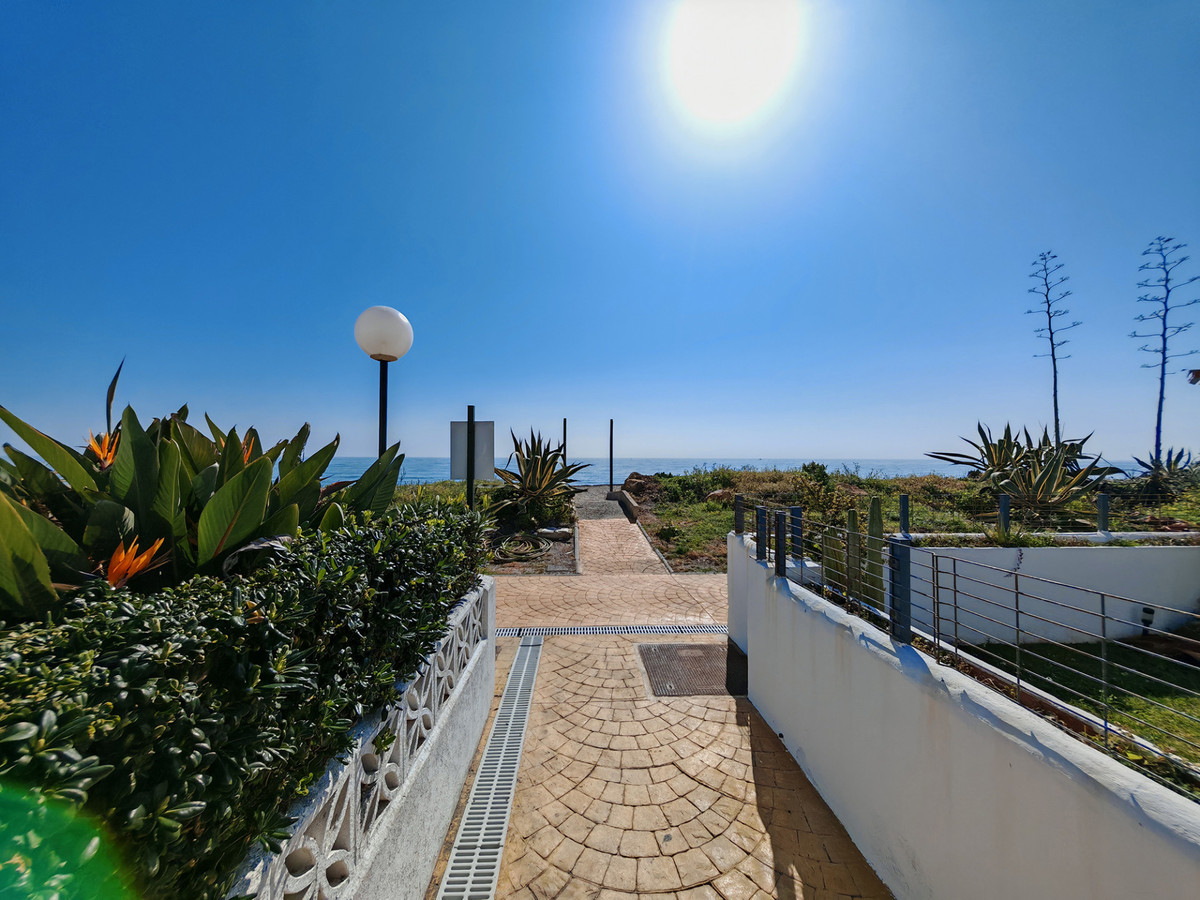 3 Bed Townhouse for sale in Manilva Costa Del Sol, Málaga, Spain