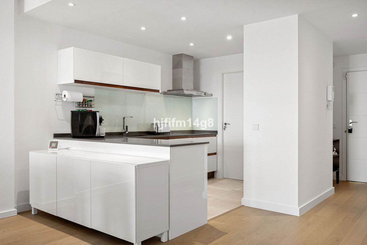 2 Bed Apartment for sale in Benahavís Costa Del Sol, Málaga, Spain