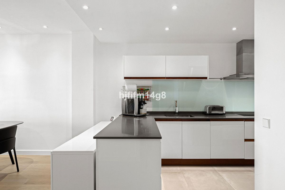 2 Bed Apartment for sale in Benahavís Costa Del Sol, Málaga, Spain