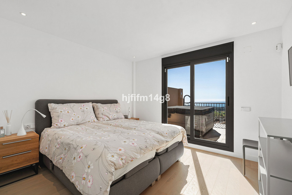 2 Bed Apartment for sale in Benahavís Costa Del Sol, Málaga, Spain