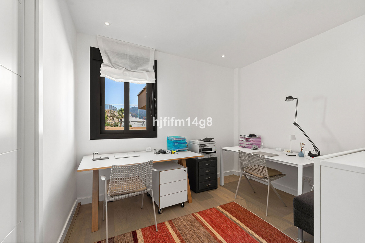 2 Bed Apartment for sale in Benahavís Costa Del Sol, Málaga, Spain