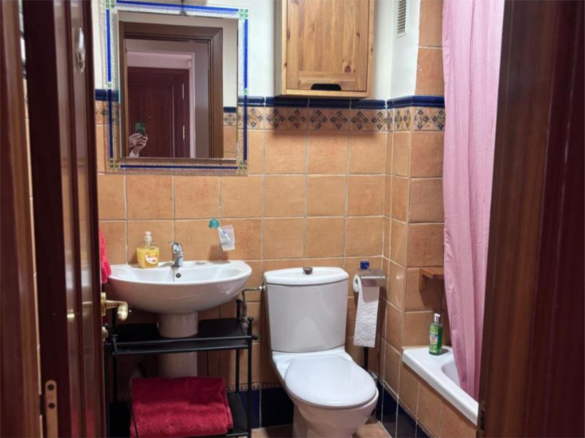 Se vende Apartamento Planta Media de 2 dormitorios en Costa Del Sol, Málaga, España