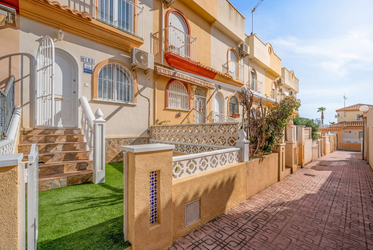 Se vende Adosada de 2 dormitorios en Costa Blanca, Alicante, España
