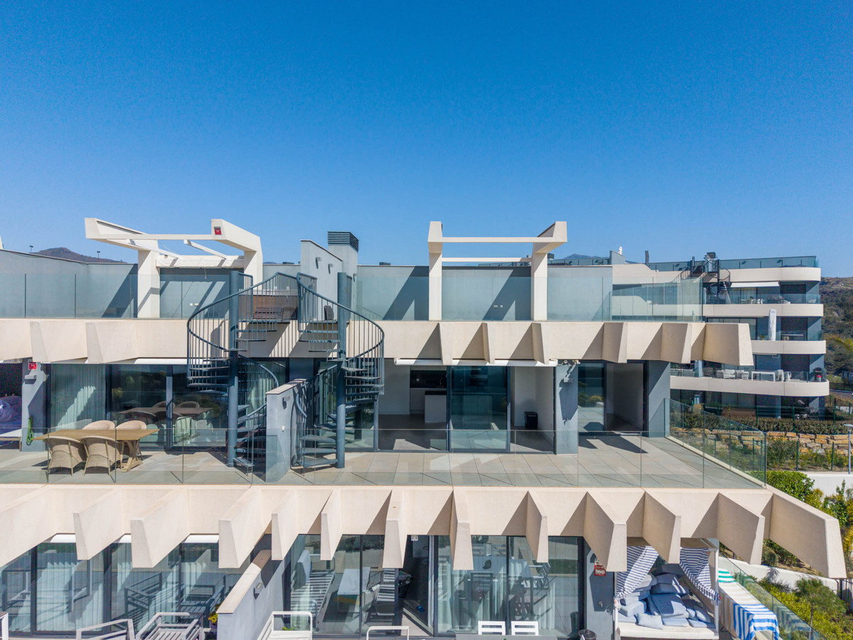 3 Bed Apartment for sale in Estepona Costa Del Sol, Málaga, Spain