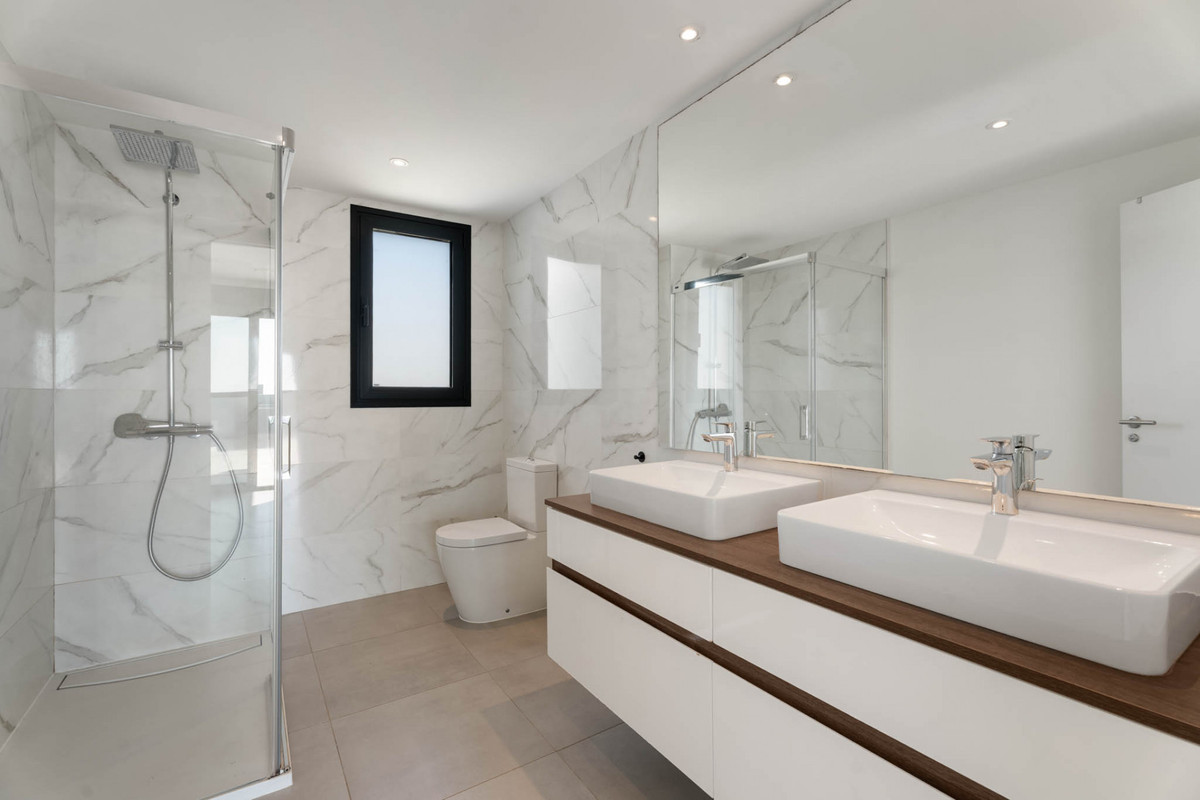 3 Bed Apartment for sale in Estepona Costa Del Sol, Málaga, Spain