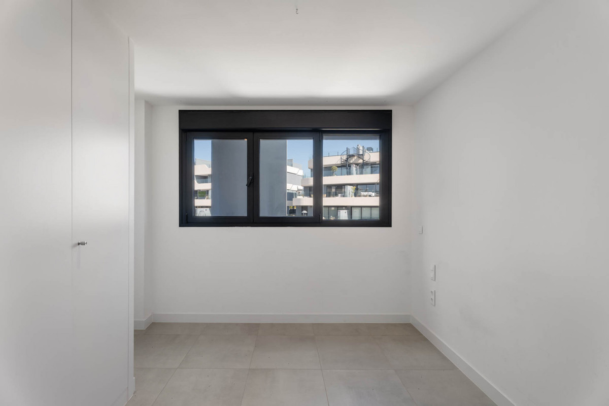 3 Bed Apartment for sale in Estepona Costa Del Sol, Málaga, Spain