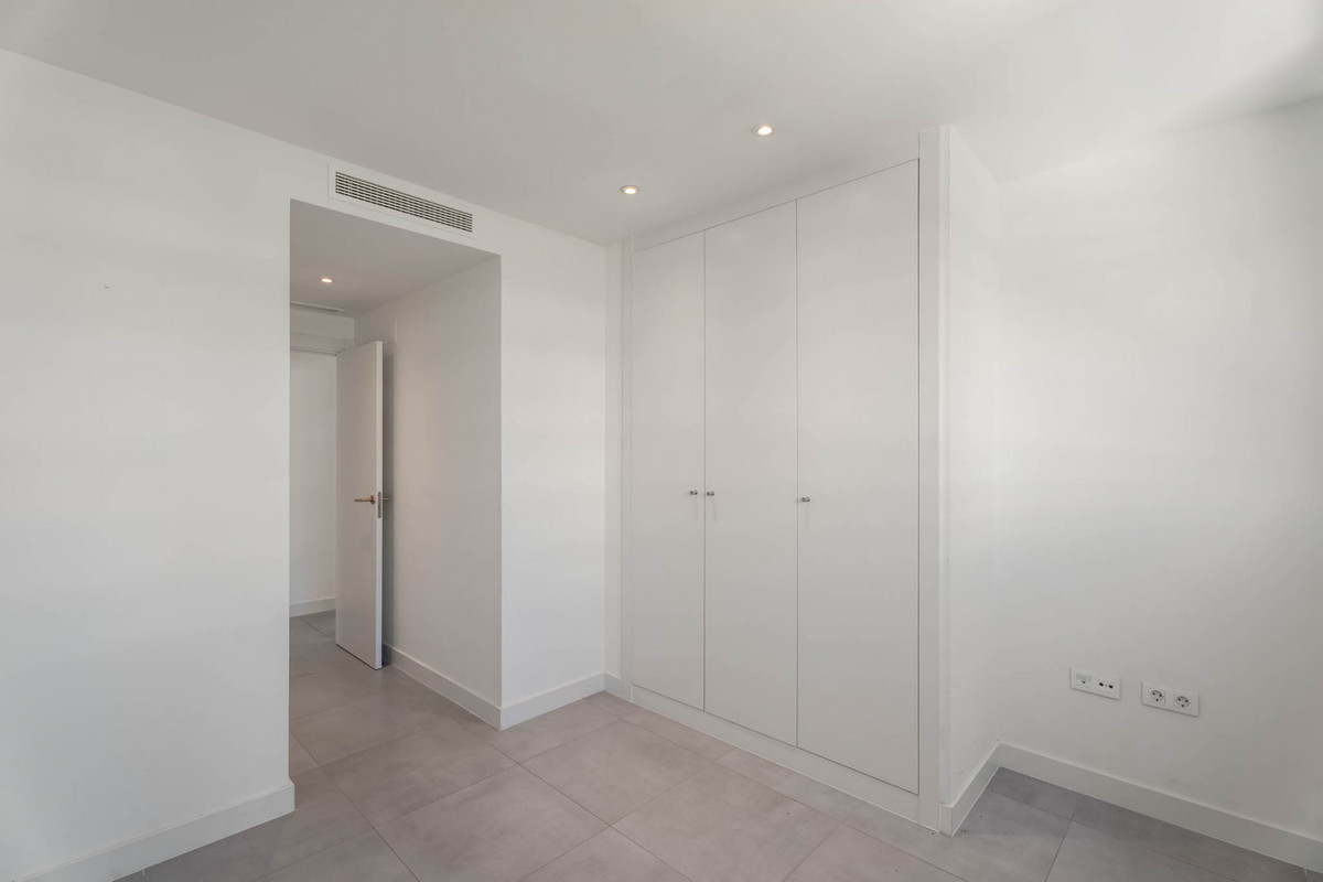 3 Bed Apartment for sale in Estepona Costa Del Sol, Málaga, Spain