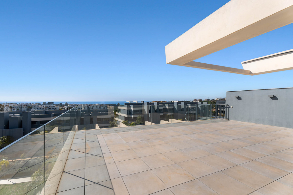3 Bed Apartment for sale in Estepona Costa Del Sol, Málaga, Spain