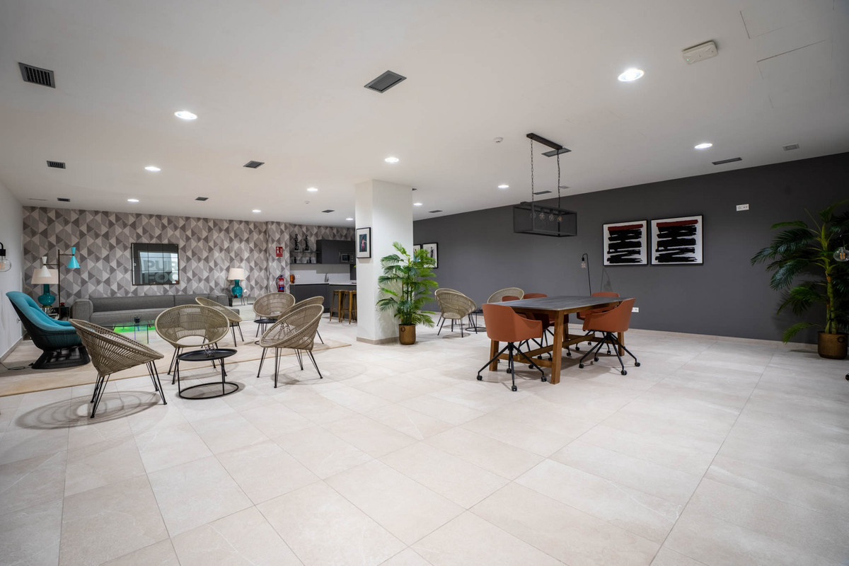 3 Bed Apartment for sale in Estepona Costa Del Sol, Málaga, Spain
