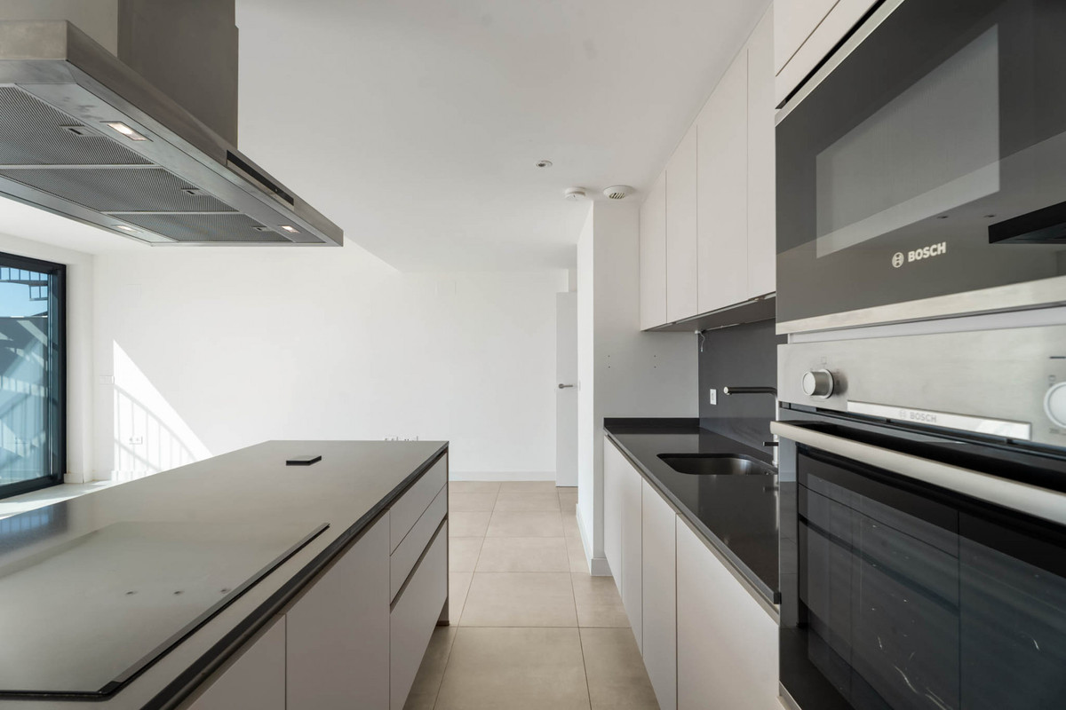 3 Bed Apartment for sale in Estepona Costa Del Sol, Málaga, Spain