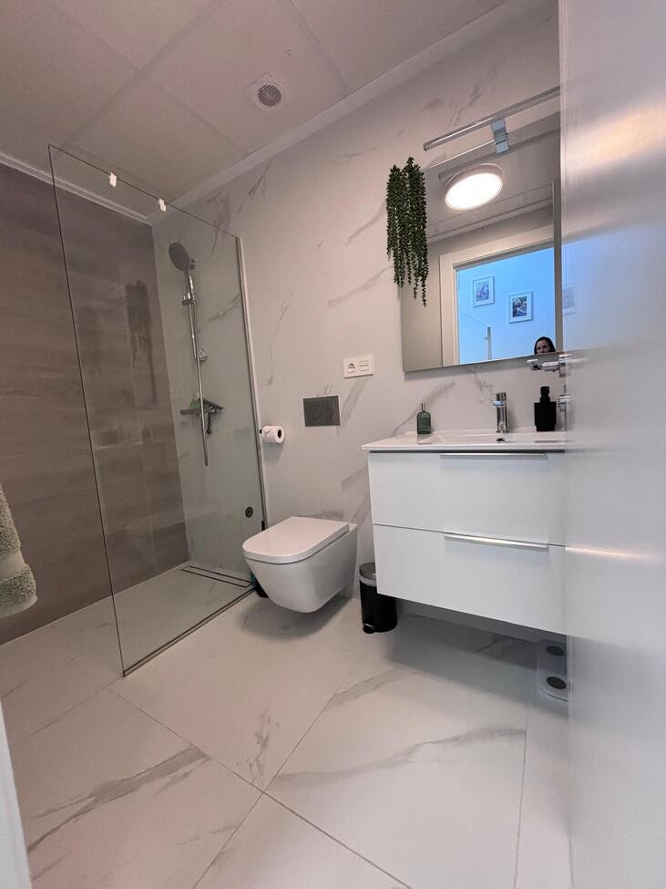 Se vende Villa - Chalet de 5 dormitorios en Costa Blanca, Alicante, España