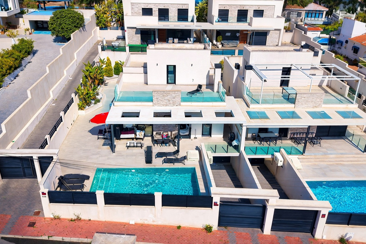 5 Bed Townhouse for sale in Los Balcones Costa Blanca, Alicante, Spain