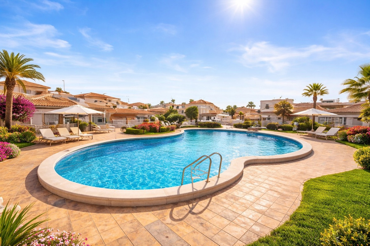 2 Bed Townhouse for sale in Playa Flamenca Costa Blanca, Alicante, Spain