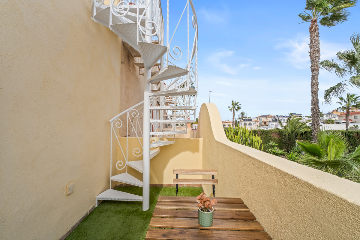2 Bed Townhouse for sale in Playa Flamenca Costa Blanca, Alicante, Spain