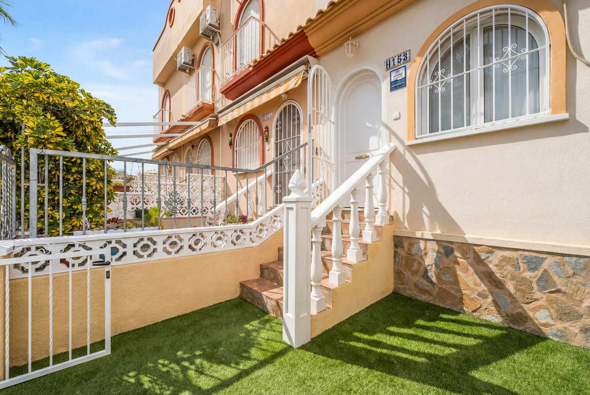 2 Bed Townhouse for sale in Playa Flamenca Costa Blanca, Alicante, Spain