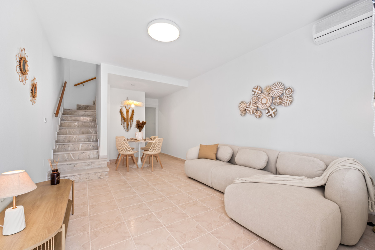 2 Bed Townhouse for sale in Playa Flamenca Costa Blanca, Alicante, Spain