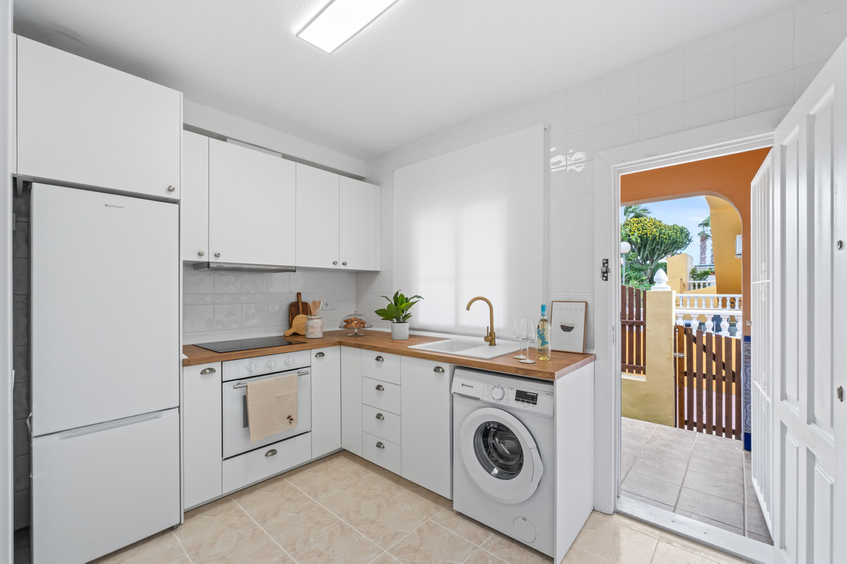 2 Bed Townhouse for sale in Playa Flamenca Costa Blanca, Alicante, Spain