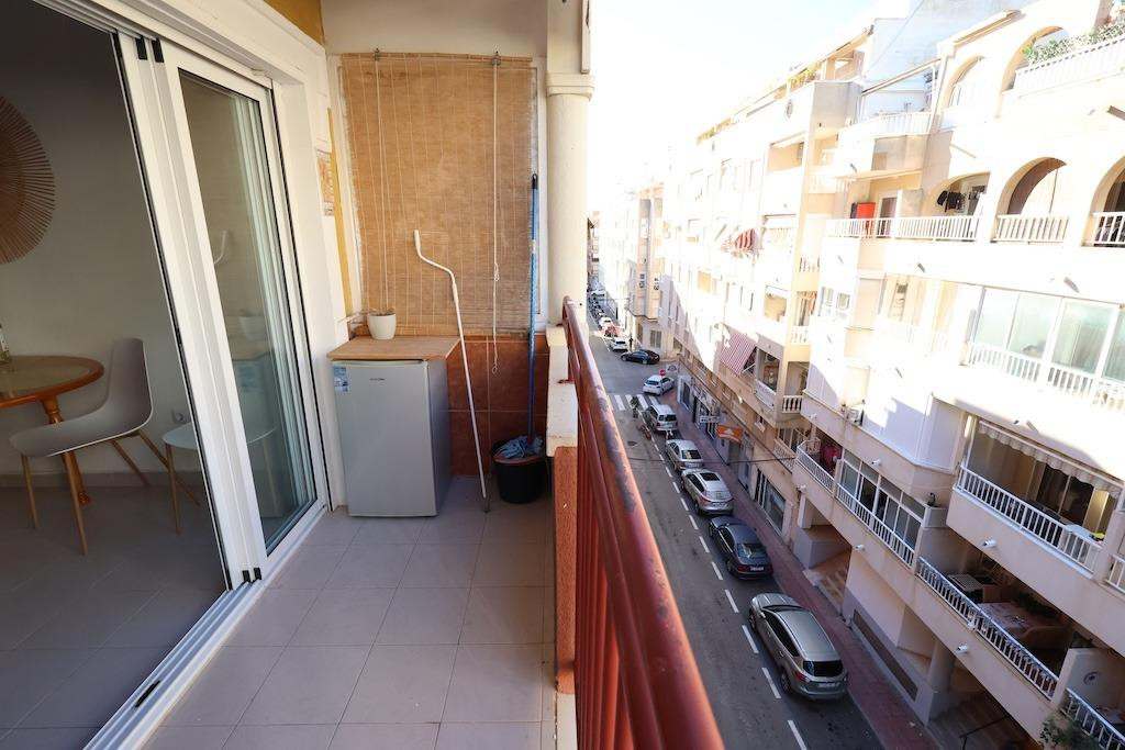 Se vende Apartamento Planta Media de 1 dormitorios en Costa Blanca, Alicante, España
