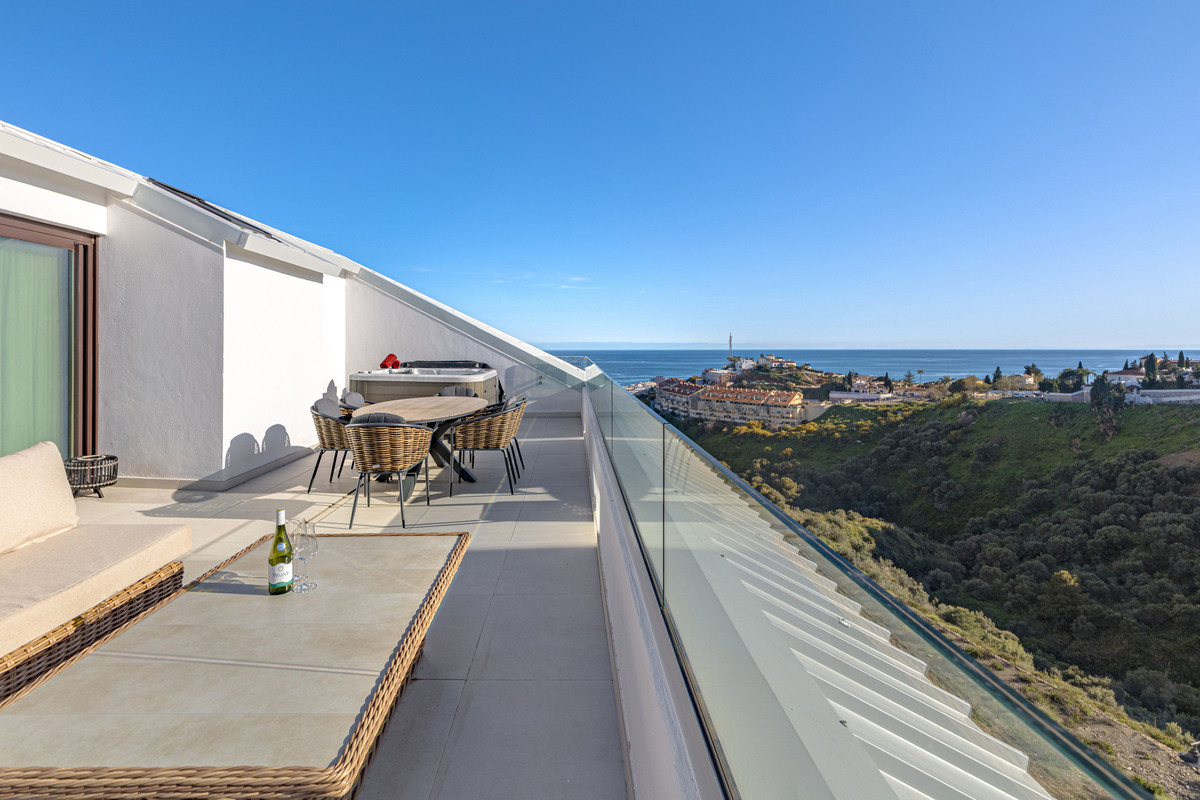 2 Bed Apartment for sale in Fuengirola Costa Del Sol, Málaga, Spain