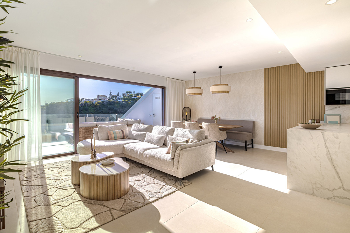 2 Bed Apartment for sale in Fuengirola Costa Del Sol, Málaga, Spain