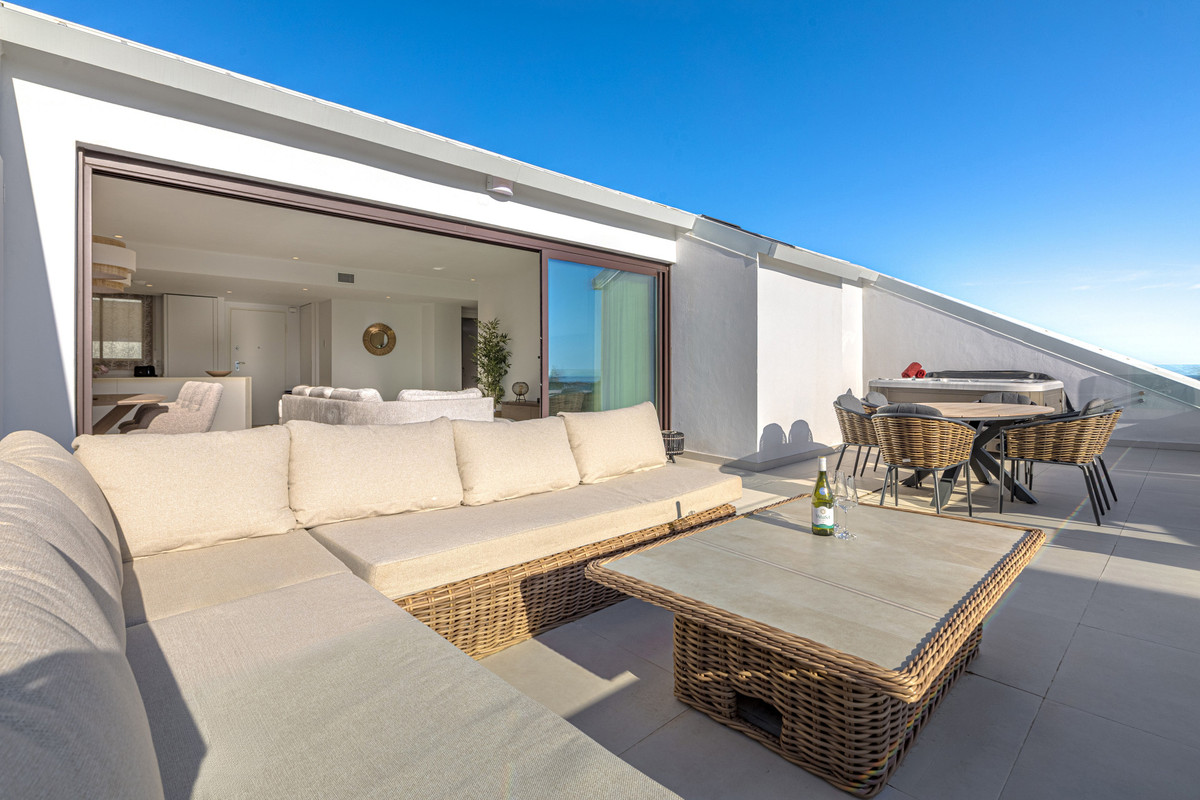 2 Bed Apartment for sale in Fuengirola Costa Del Sol, Málaga, Spain