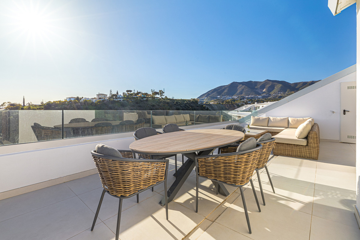 2 Bed Apartment for sale in Fuengirola Costa Del Sol, Málaga, Spain