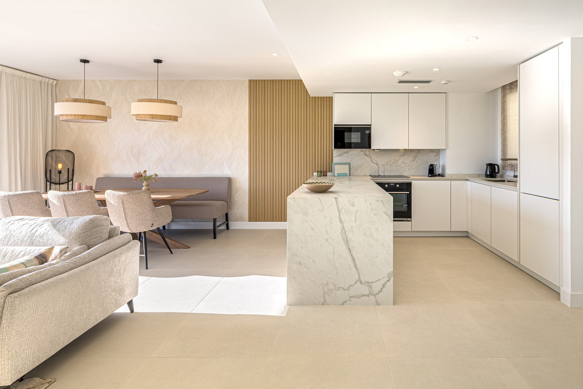 2 Bed Apartment for sale in Fuengirola Costa Del Sol, Málaga, Spain