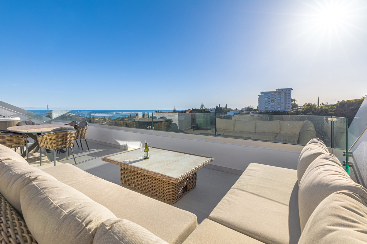 2 Bed Apartment for sale in Fuengirola Costa Del Sol, Málaga, Spain