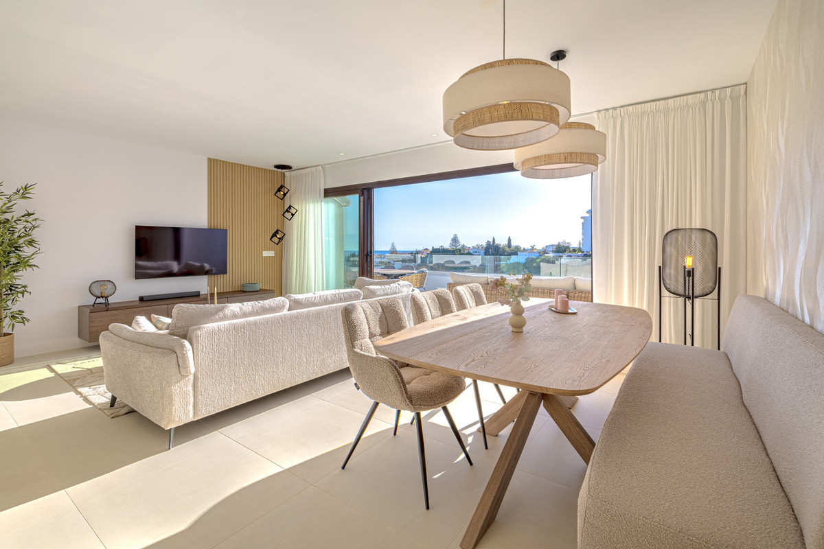 2 Bed Apartment for sale in Fuengirola Costa Del Sol, Málaga, Spain