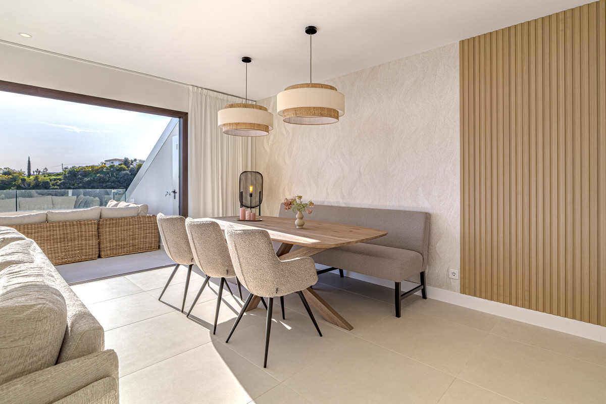 2 Bed Apartment for sale in Fuengirola Costa Del Sol, Málaga, Spain