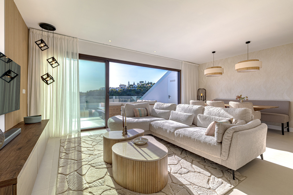 2 Bed Apartment for sale in Fuengirola Costa Del Sol, Málaga, Spain
