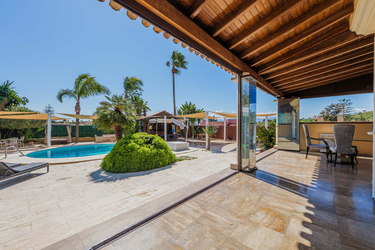 8 Bed Townhouse for sale in Puerto De La Torre Costa Del Sol, Málaga, Spain