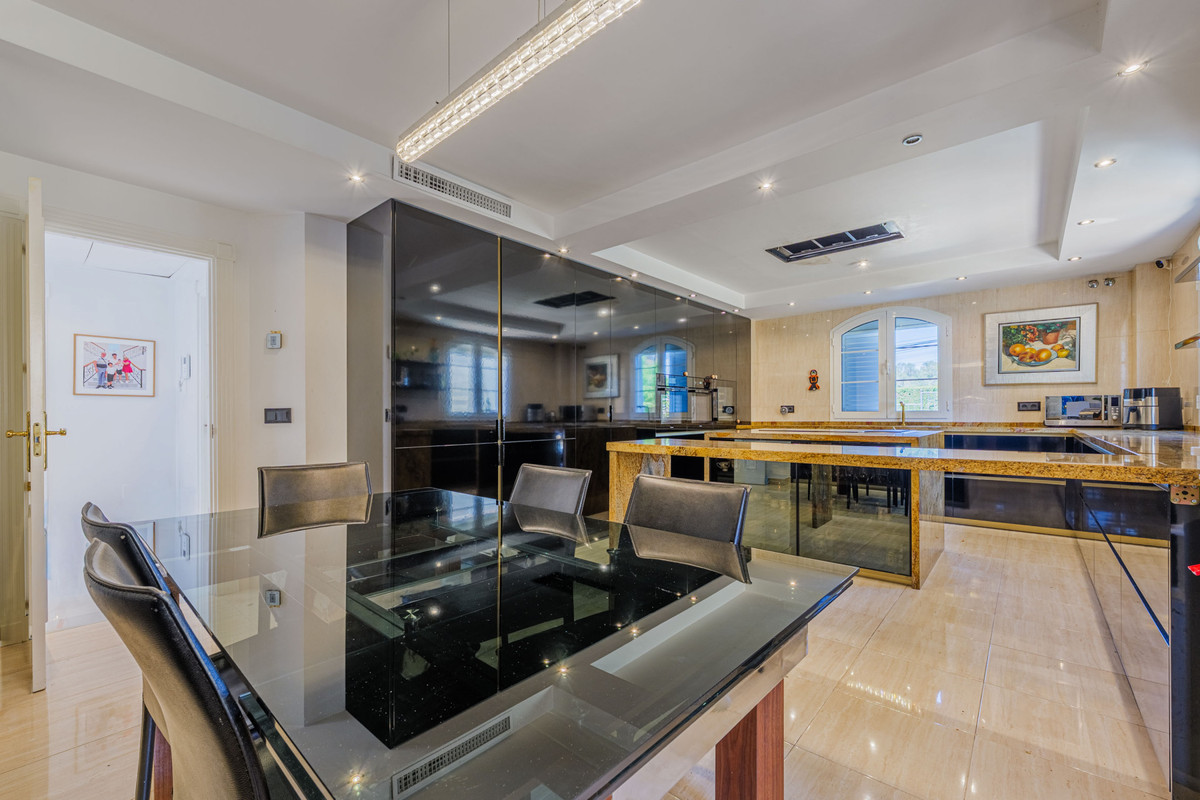 8 Bed Townhouse for sale in Puerto De La Torre Costa Del Sol, Málaga, Spain