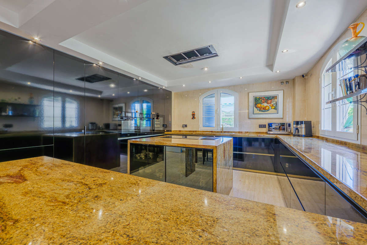 8 Bed Townhouse for sale in Puerto De La Torre Costa Del Sol, Málaga, Spain