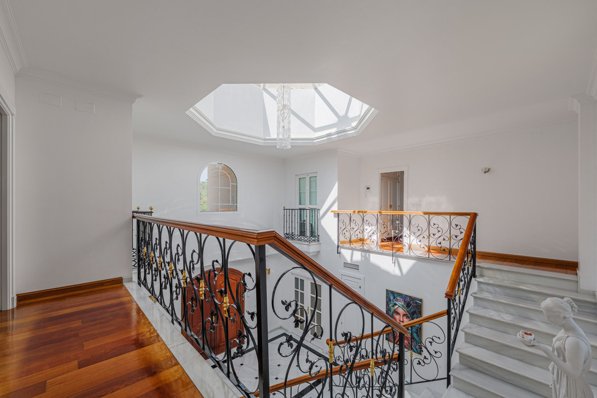 8 Bed Townhouse for sale in Puerto De La Torre Costa Del Sol, Málaga, Spain