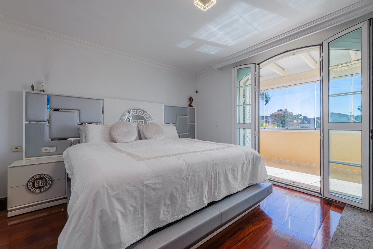 8 Bed Townhouse for sale in Puerto De La Torre Costa Del Sol, Málaga, Spain