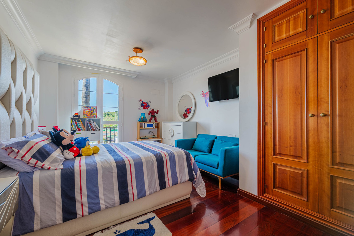 8 Bed Townhouse for sale in Puerto De La Torre Costa Del Sol, Málaga, Spain