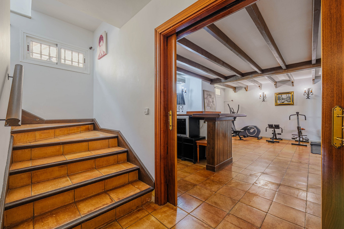 8 Bed Townhouse for sale in Puerto De La Torre Costa Del Sol, Málaga, Spain