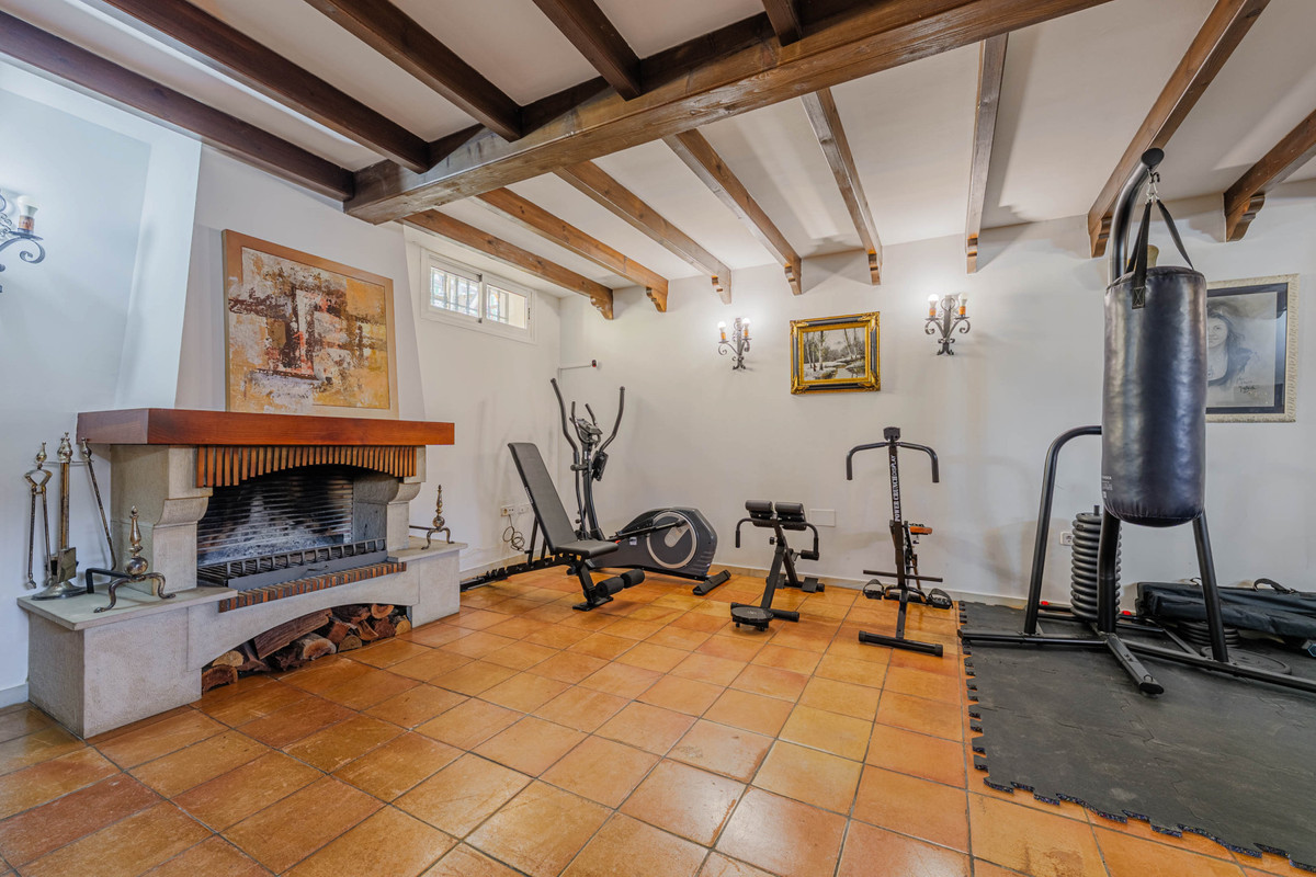 8 Bed Townhouse for sale in Puerto De La Torre Costa Del Sol, Málaga, Spain