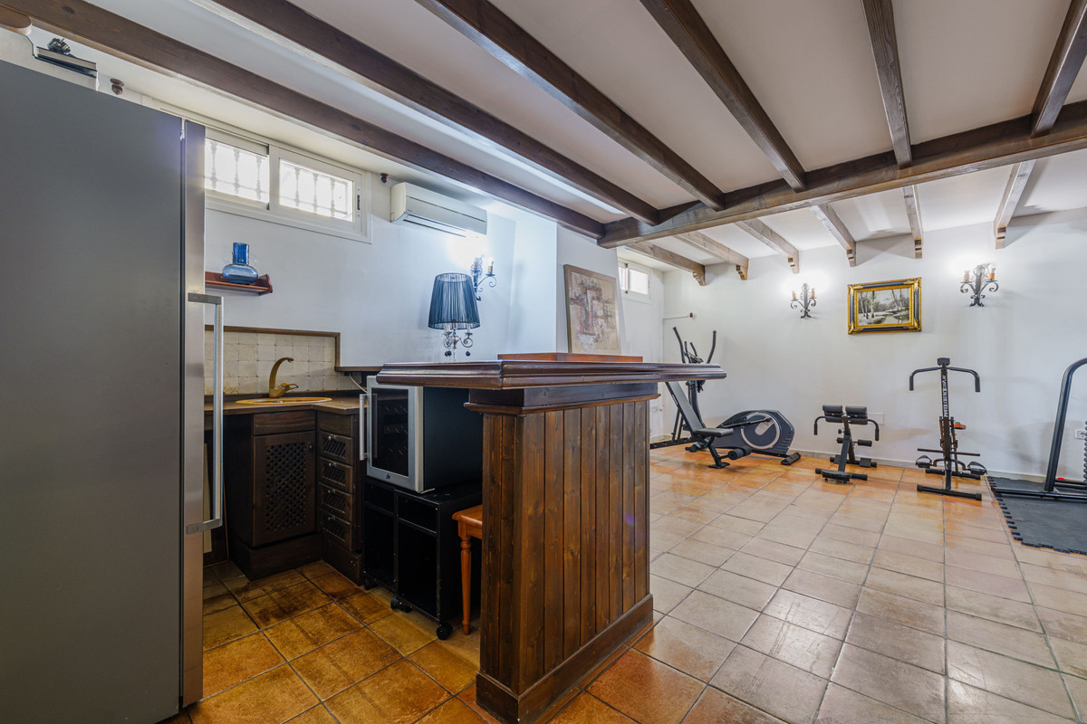 8 Bed Townhouse for sale in Puerto De La Torre Costa Del Sol, Málaga, Spain