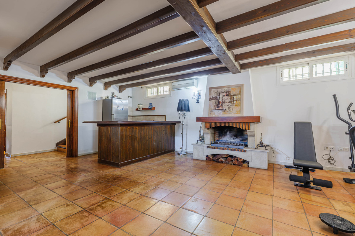 8 Bed Townhouse for sale in Puerto De La Torre Costa Del Sol, Málaga, Spain