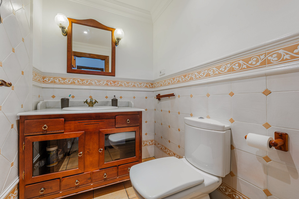 8 Bed Townhouse for sale in Puerto De La Torre Costa Del Sol, Málaga, Spain