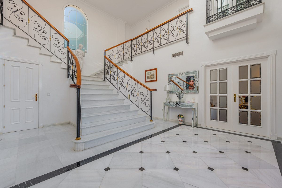 8 Bed Townhouse for sale in Puerto De La Torre Costa Del Sol, Málaga, Spain