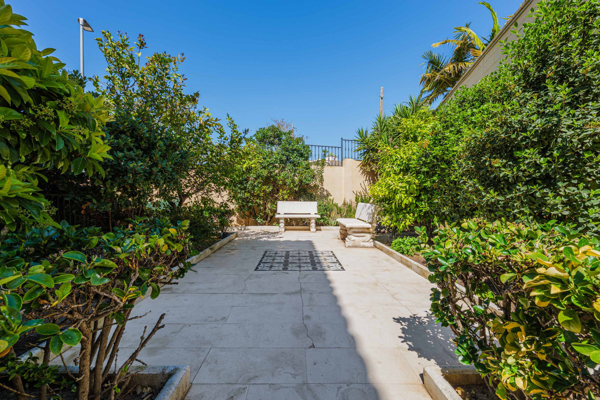 8 Bed Townhouse for sale in Puerto De La Torre Costa Del Sol, Málaga, Spain