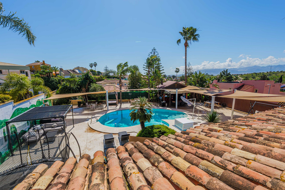 8 Bed Townhouse for sale in Puerto De La Torre Costa Del Sol, Málaga, Spain