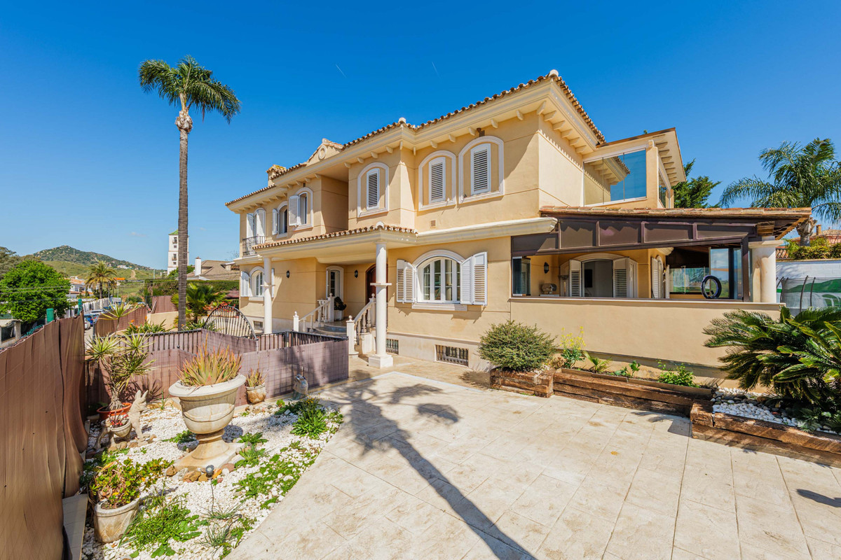 8 Bed Townhouse for sale in Puerto De La Torre Costa Del Sol, Málaga, Spain