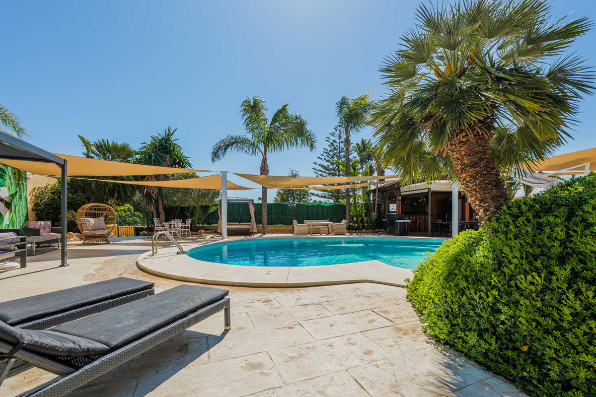 8 Bed Townhouse for sale in Puerto De La Torre Costa Del Sol, Málaga, Spain