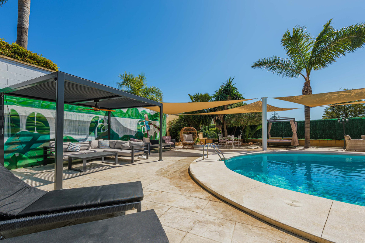 8 Bed Townhouse for sale in Puerto De La Torre Costa Del Sol, Málaga, Spain