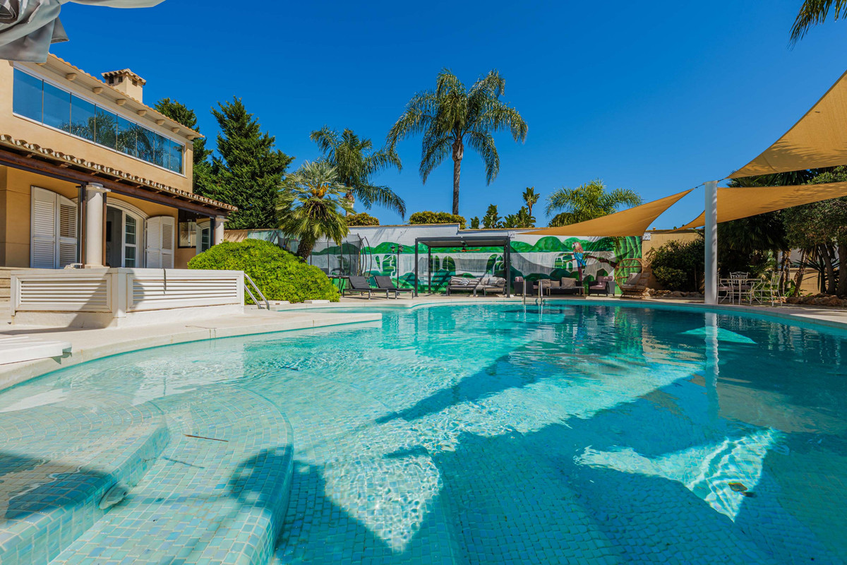 8 Bed Townhouse for sale in Puerto De La Torre Costa Del Sol, Málaga, Spain
